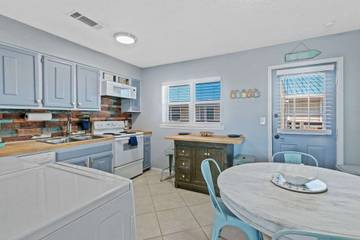 Vacation Rental for 6 Guests in Gulf Shores, Mobile Bay, Picture 4