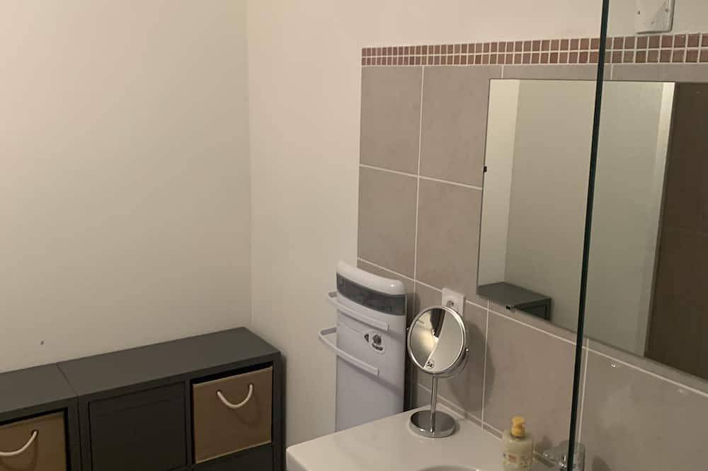 Entire apartment, Apartment in a very quiet, secure residence in Roussillon, Parc naturel régional du Luberon