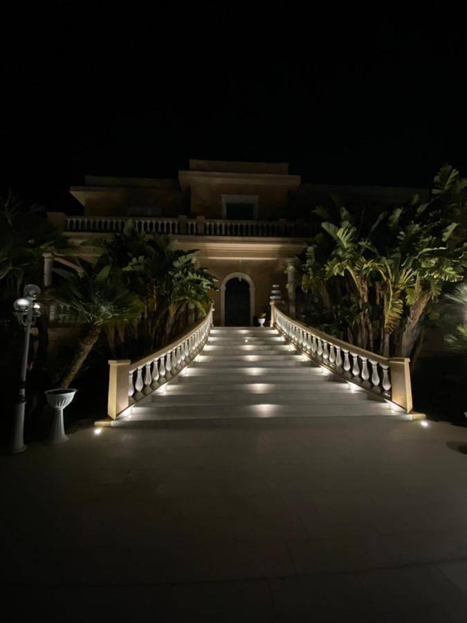 Chambre d’hôte pour 2 personnes, avec Balcon et Terrasse ainsi que Jacuzzi et Jardin à Villa San Giovanni