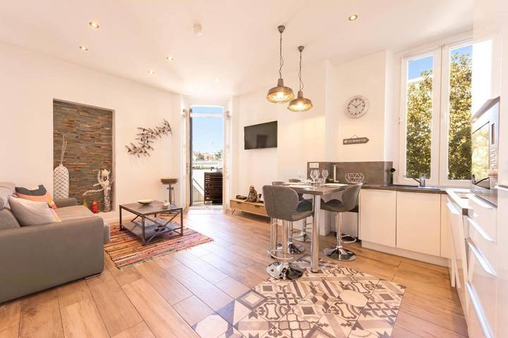 Gîte pour 6 personnes, avec Balcon dans Gare De Cannes