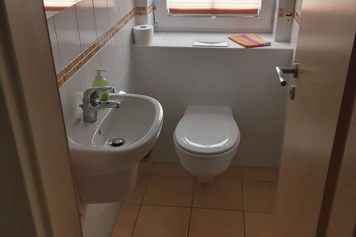 Ganze Wohnung, Nette kleine Haushälfte nähe Ammerlandklinik in Westerstede, Ammerland