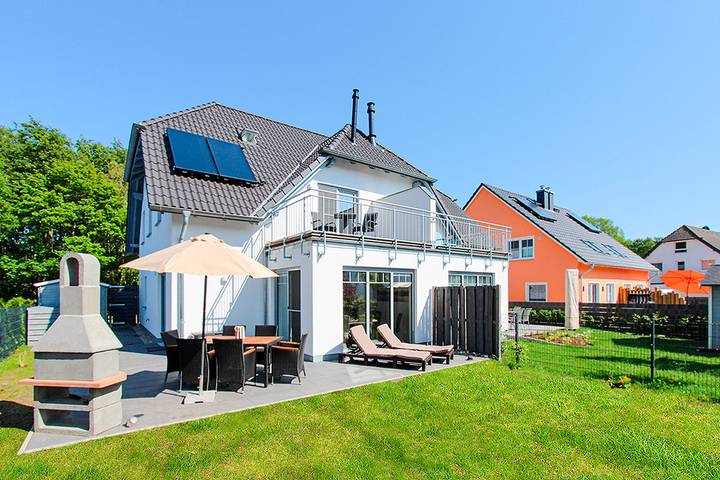 Ferienhaus für 6 Personen, mit Balkon und Terrasse sowie Garten und Sauna in Breege - 2