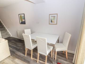 Log Cabin for 4 People in Llandudno, Conwy region, Photo 4