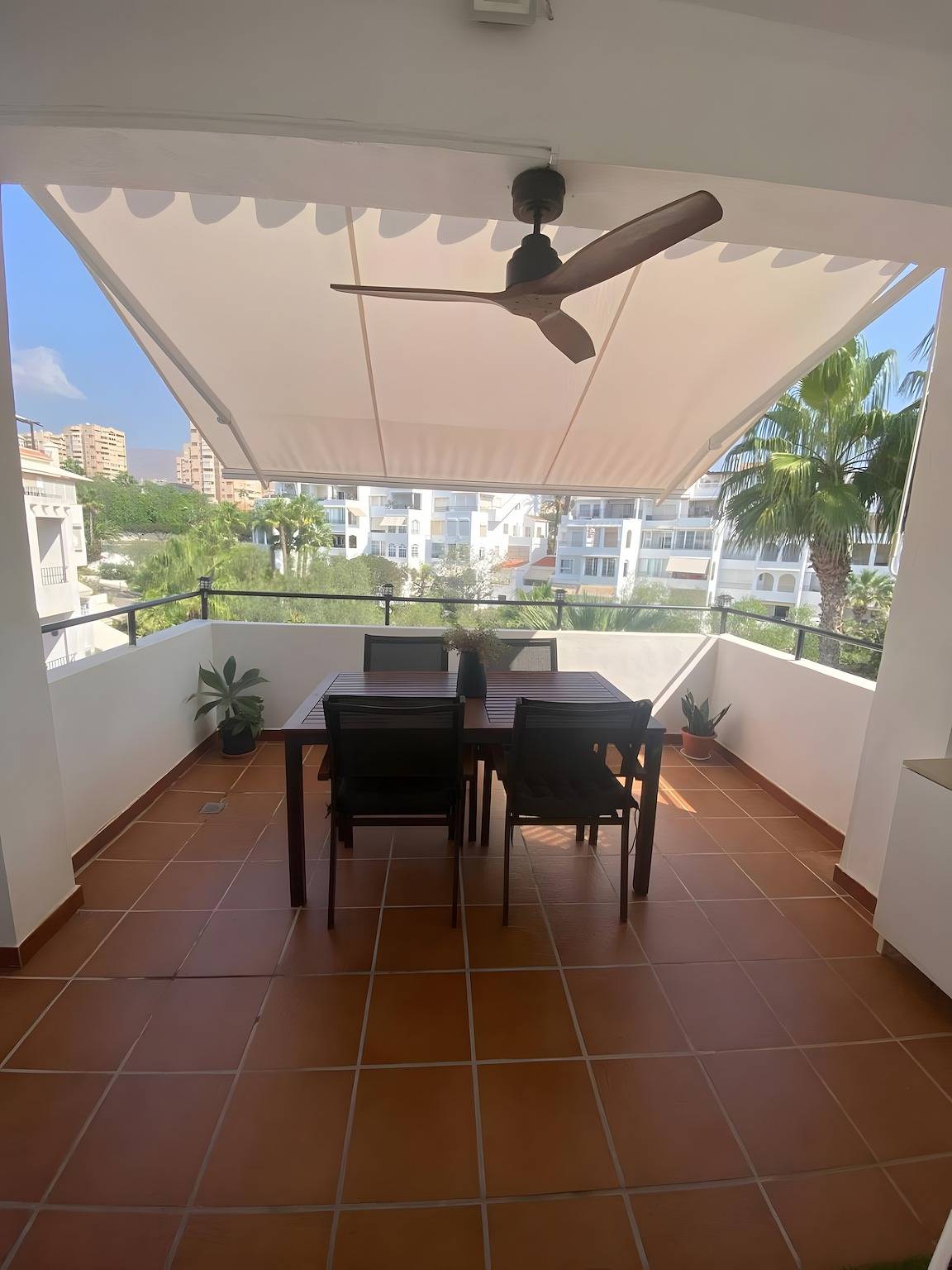 Apartamento entero, Exclusivo ático dúplex de diseño en la mejor zona de Almería in Roquetas de Mar, Costa de Almería