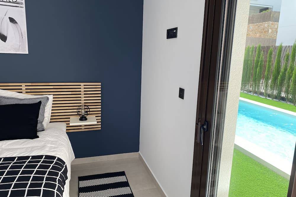 Modern villa with private pool, in the \"La Finca Golf\" estate in Algorfa, Costa Blanca