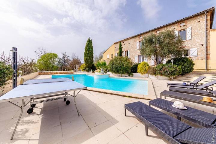 Location de vacances pour 12 personnes, avec jacuzzi ainsi que jardin et piscine à Puybegon - 4