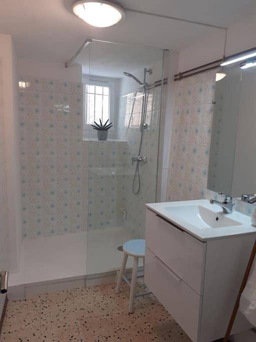 Location de vacances pour 6 personnes, avec jardin à Mandagout - 2