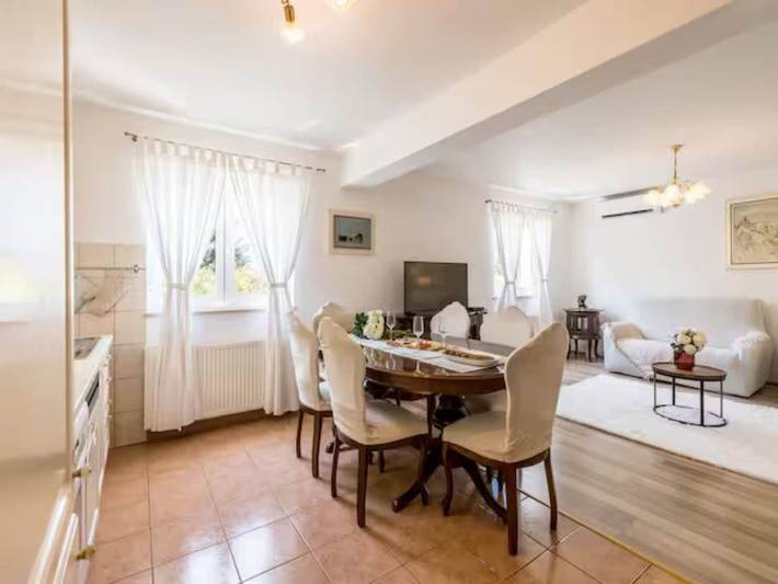 Villa Pax - Four Bedroom Villa with Outdoor Pool in Makarska Riviera