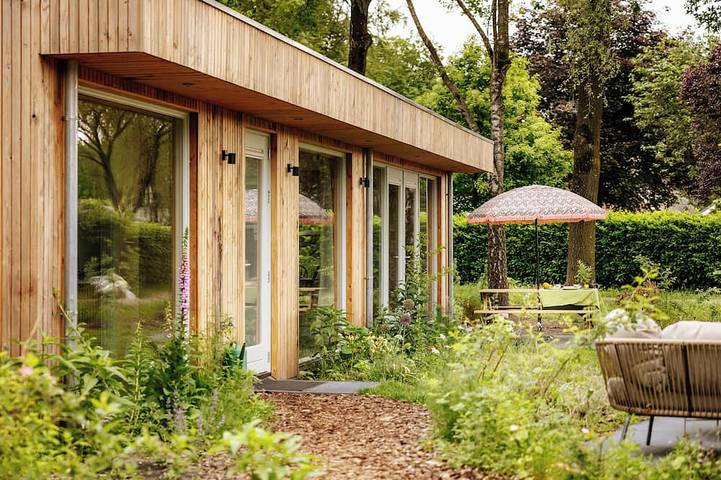 Chalet für 4 Personen, mit Terrasse und Garten sowie Sauna