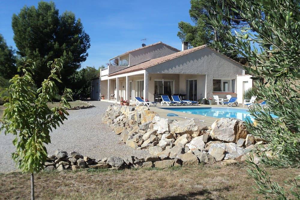 Villa de luxe exclusive avec piscine privée, climatisation complète, Wi-Fi, à côté du village in Azille, Région de Carcassonne