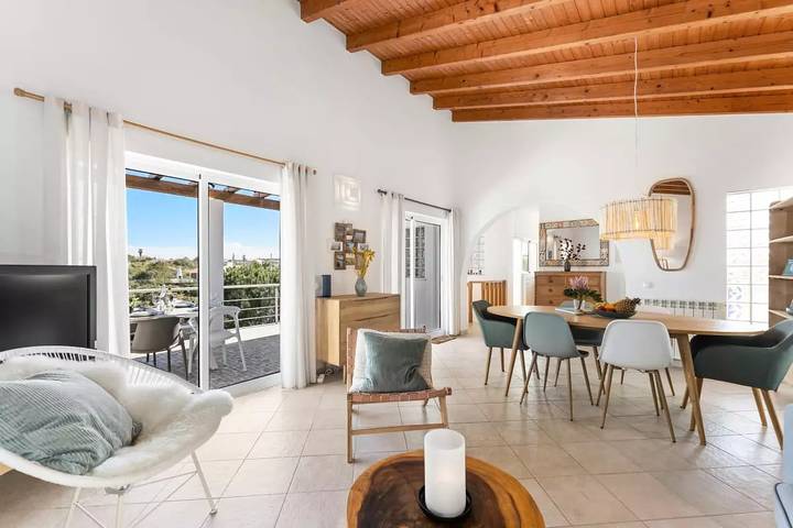 Ferienhaus für 8 Personen, mit Balkon und Terrasse sowie Garten und Ausblick in Aljezur - 2