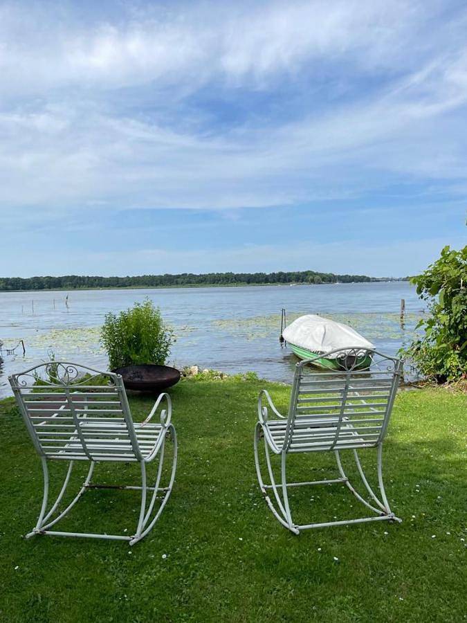 Ferienwohnung für 3 Personen, mit Terrasse und Garten sowie Sauna und Seeblick in Baumkronenpfad Beelitz-Heilstätten