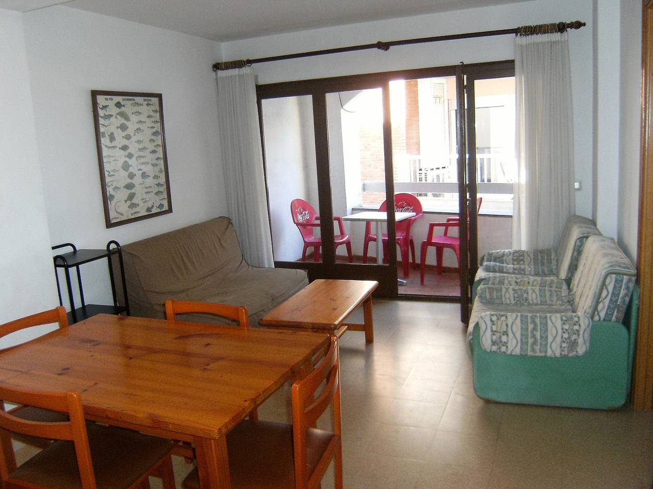Appartement entier, Appartement à L'Estartit: 3 chambres, 6 pers., terrasse, à 100m plage et centre-ville in l'Estartit, Torroella de Montgrí