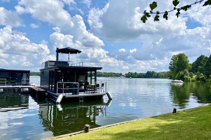 Woonboot voor 4 personen, met whirlpool en terras, met huisdier - 1