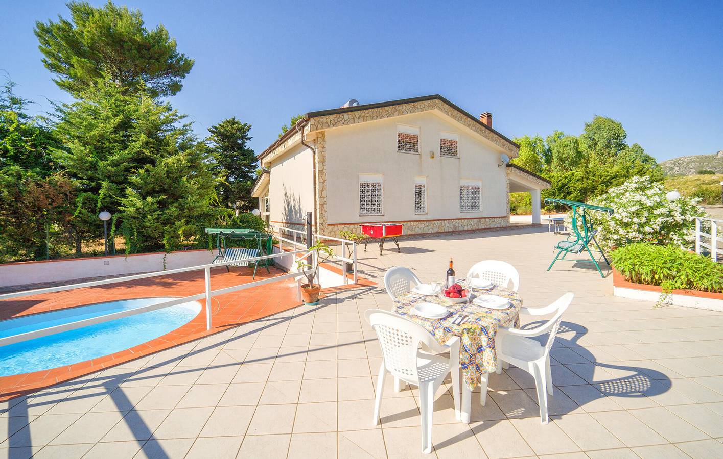 170 Quadratmeter. Vermietung mit Parkplatz, Pool, Terrasse & Küche in Monreale, Palermo Provinz