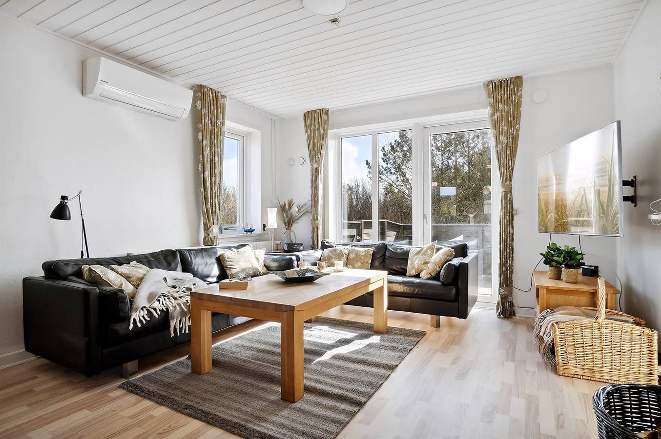 Pet friendly home in Hvide Sande with Wifi in Bjerregård, Holmsland Klit