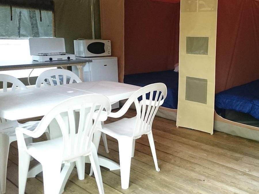 Camping La Fage - Tente en toile et en bois 4 personnes - Tente Lodge Caraïbes 4 in La Chapelle-Aubareil, Périgord Noir