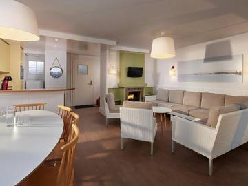 Gîte pour 8 personnes, avec vue sur le lac et jardin, animaux acceptés à Chamouille