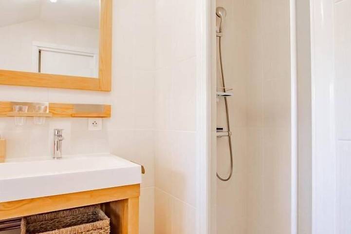 Location de vacances pour 4 personnes, avec balcon ainsi que piscine et jardin à Romenay - 4