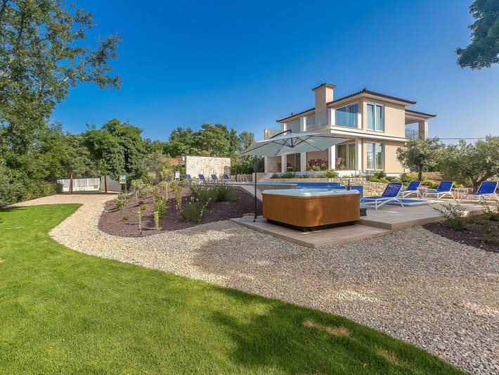 Ferienhaus für 10 Personen, mit Garten und Sauna sowie Kinderpool