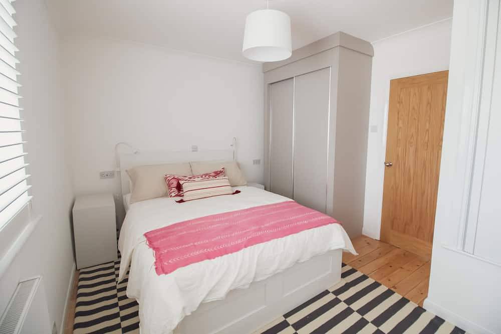 The beach box  -  a houses  that sleeps 6 guests  in 3 bedrooms in Seaford, Sussex Est