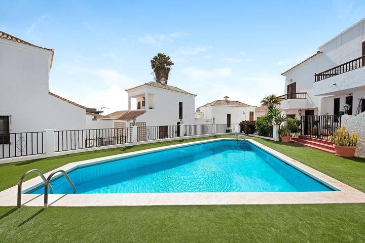 Apartamento para 4 personas, con Terraza y Piscina en Chayofa
