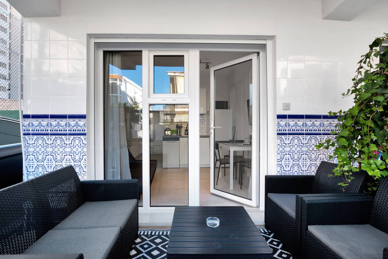 Apartamento entero, Apartamento vacacional "Soleole1" con terraza compartida y Wi-Fi in Playa de Gandía, Costa de Valencia