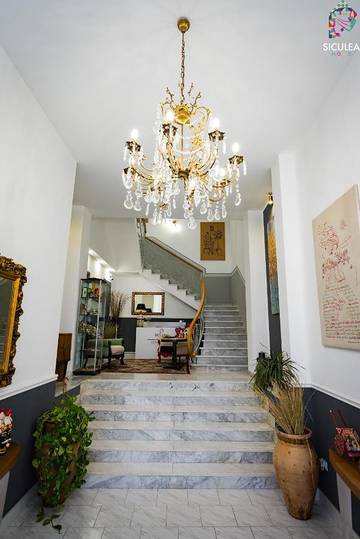 Gîte pour 2 personnes, avec sauna et balcon à Adrano