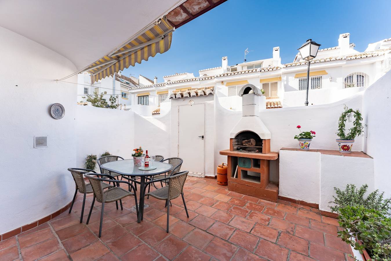 Apartamento 'La Cala Mijas Playa Club' con vistas al mar, Wi-Fi y aire acondicionado. in La Cala de Mijas, Mijas