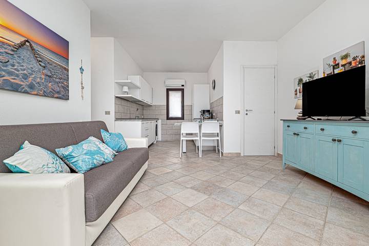 Villetta Eva: Holiday Home with Private Terrace, Garden and Air Conditioning in Lu Lioni, San Teodoro