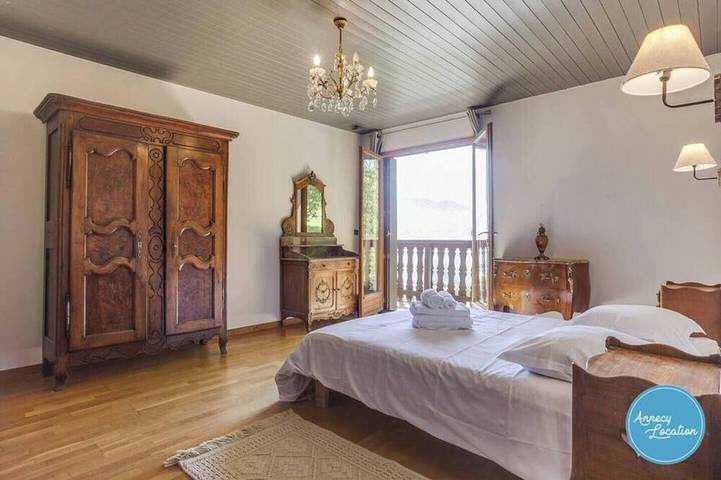 Appartement entier, Bergerie : Appartement Loft vue Lac et Montagnes in Talloires, Talloires-Montmin