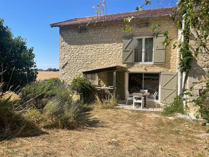 Chambre d’hôte pour 2 personnes, avec jardin ainsi que vue et piscine dans le Gers - 4