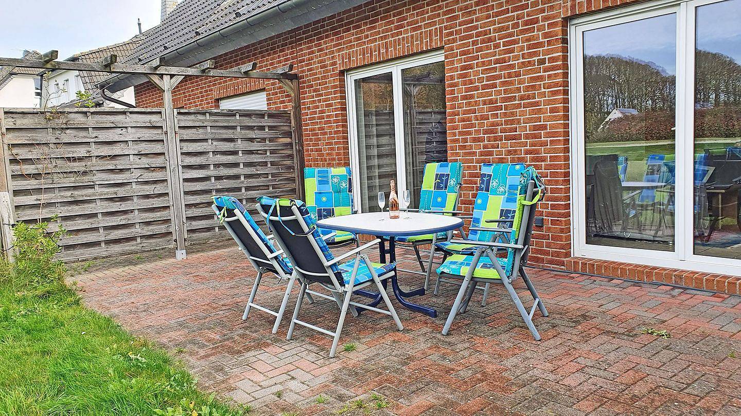Ca. 400m zum Ostseestrand mit 3 Schlafzimmer, Waschmaschine, Sauna, Wlan in Breege, Rügen