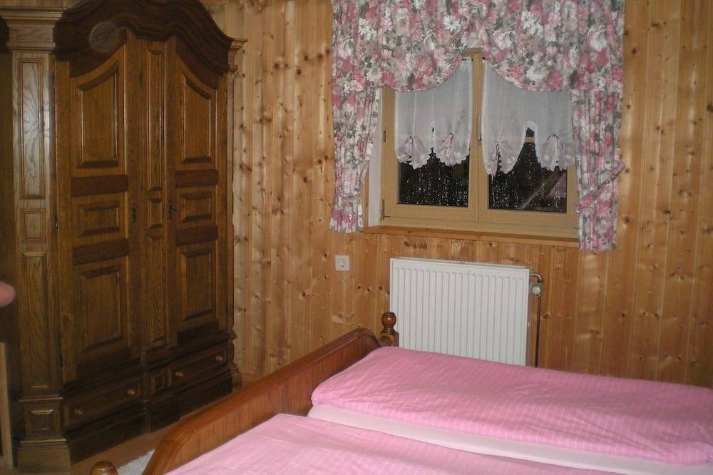 Mit Kaminofen, Fitnessraum und Sauna in Neureichenau, Šumava Mountains