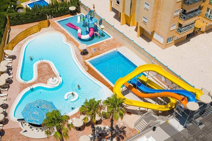 Hotel para 2 personas, con piscina además de balcón y vistas en La Manga