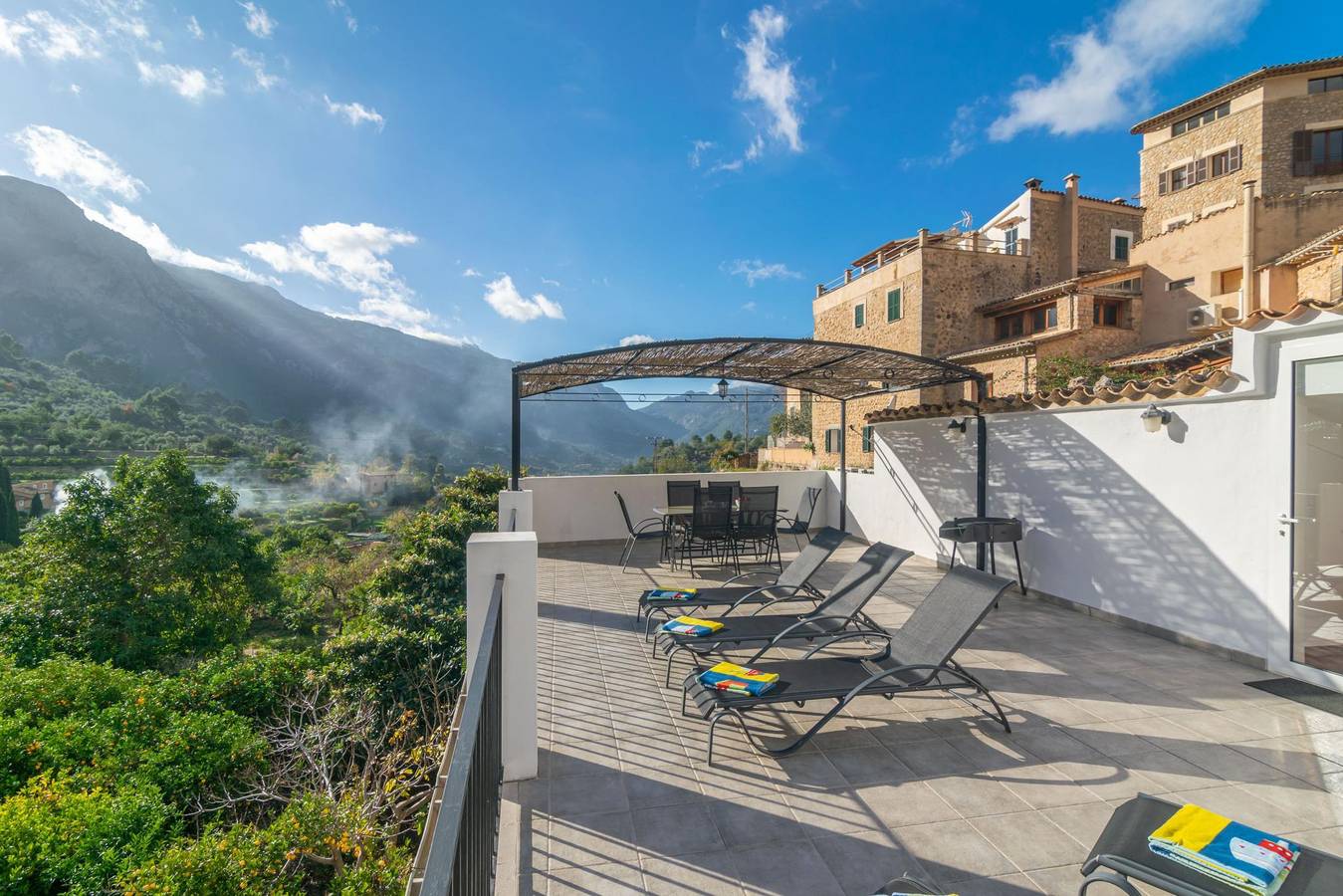 Cas Decu - Maravillosa casa de pueblo con vistas a la Serra de Tramuntana - Wifi Gratis in Fornalutx, Mallorca Oeste