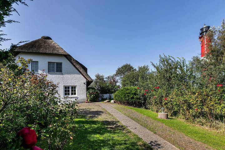 Ganze Wohnung, Ferienwohnung 'Südost' mit gemeinsamer Terrasse, privatem Garten und Wlan in Pellworm, Nordfriesland