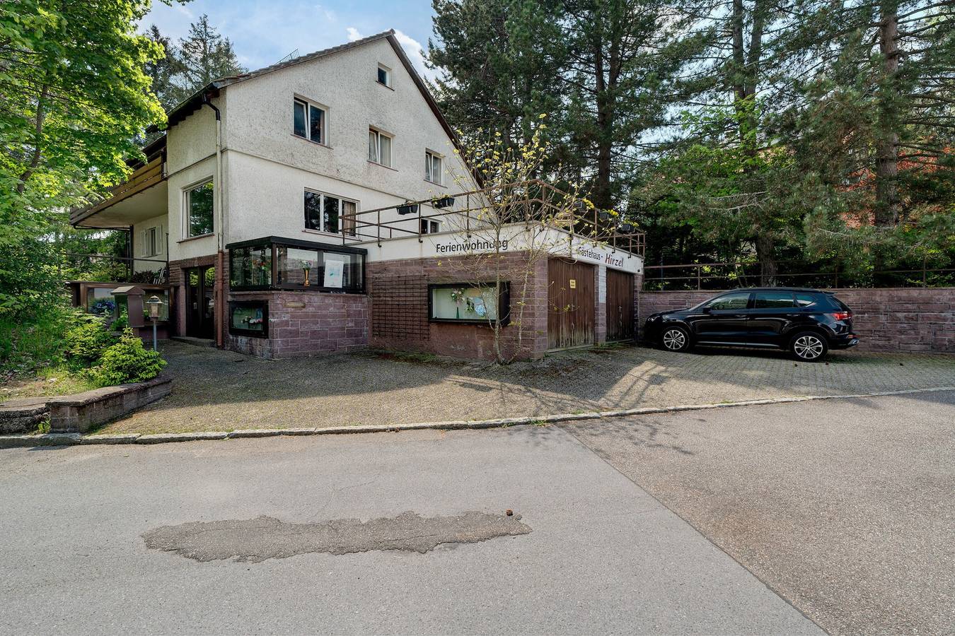 Ganze Wohnung, Ferienwohnung 'Nr 9' mit Bergblick und Balkon; weitere Hunde auf Anfrage in Bad Wildbad, Nordschwarzwald