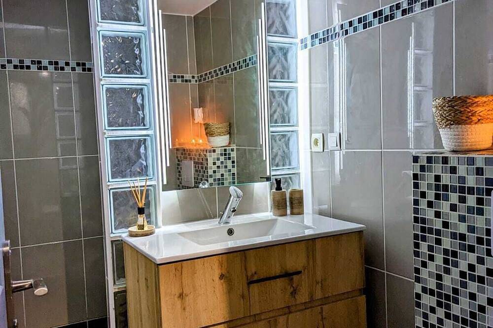 Vintage caravan, private garden, barbecue, jaccuzi, ideal for couple in Saint-Pathus, Sena y Marne