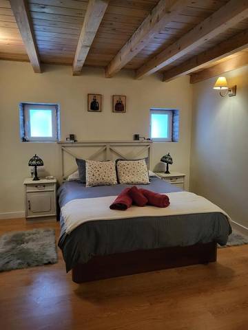 Gîte pour 10 personnes, avec vue et terrasse à Limpias