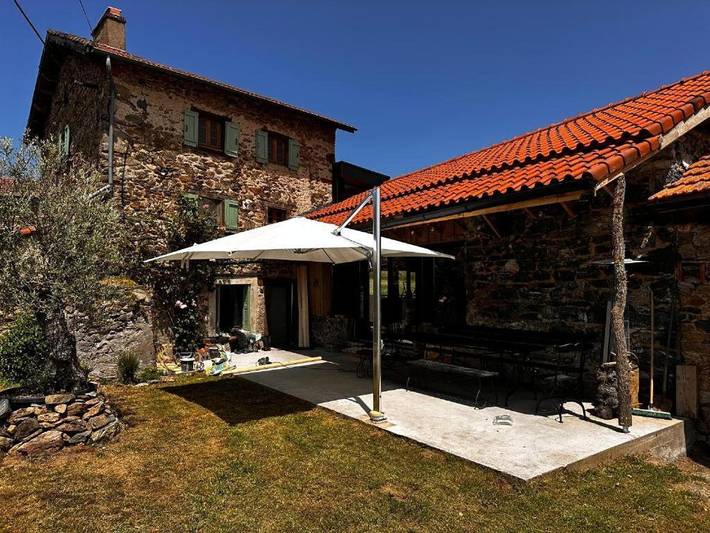 Location de vacances pour 6 personnes, avec Terrasse et Jardin ainsi que Piscine et Vue à Saint-Didier-sur-Doulon