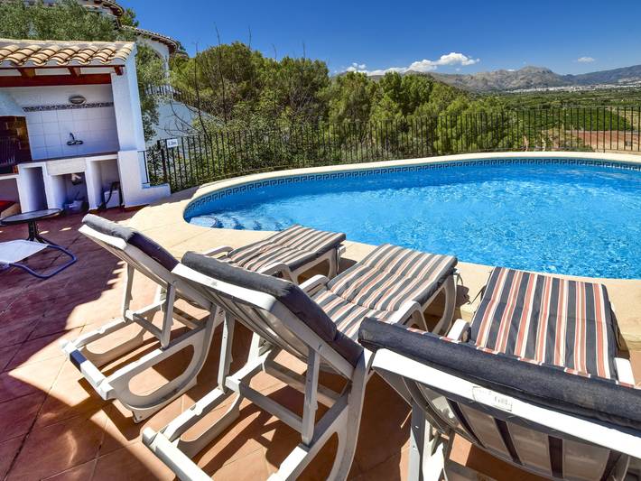Location de vacances pour 6 personnes, avec vue ainsi que jardin et terrasse à Pego - 2
