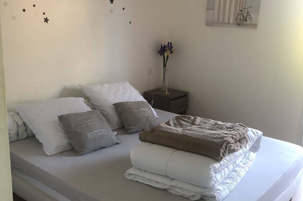 Appartement entier, Appartement au rez de jardin dans résidence  avec parking sécurisé proche mer in Saint-Quay-Portrieux, Côte de Goëlo