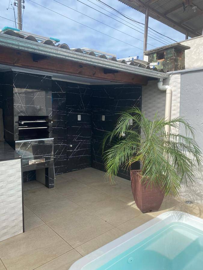 Casas e apartamentos de temporada para 6 pessoas, com piscina e balcão em Capivari