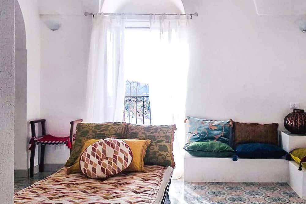 Stunning home in Pantelleria with Wifi in Pantelleria, Trapani Province