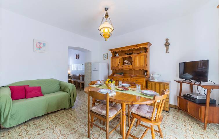 Ganze Ferienwohnung, Gemütliche 1-Zimmer-Wohnung in der Nähe des Flughafens Pula und der Küste in Valtura, Südküste Istrien