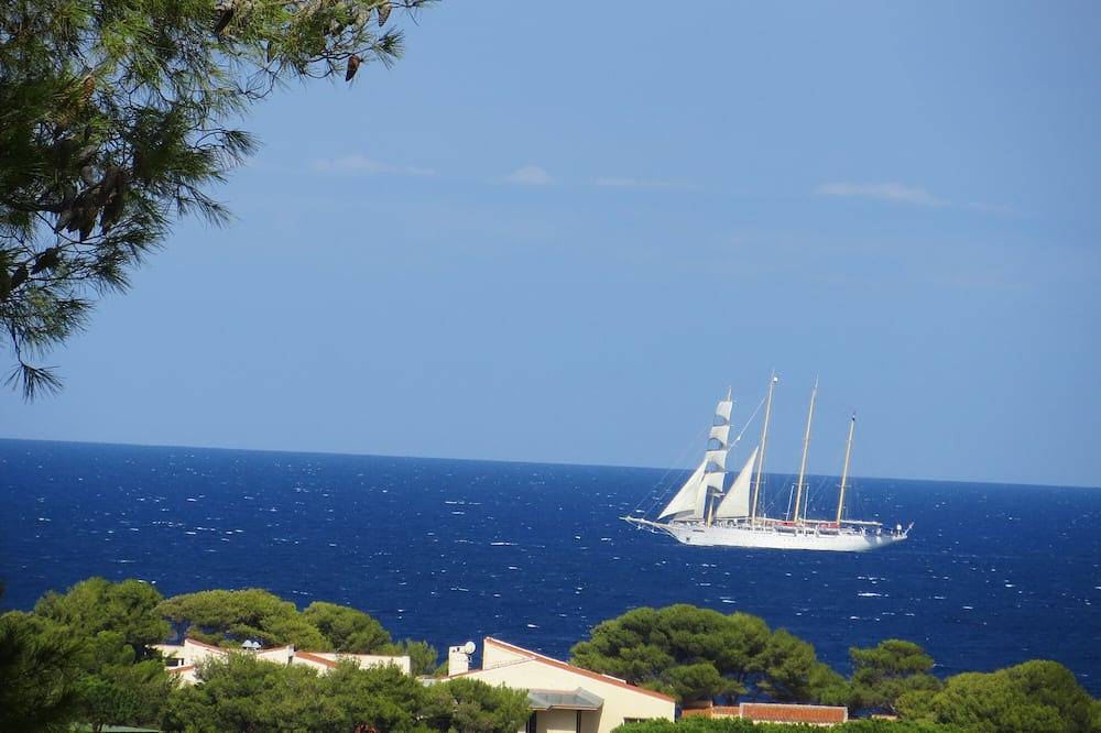 Apartamento entero, Appt vistas al mar 700m. de la playa, en Lumio en el puerto deportivo de Sant Ambroggio in Sant Ambroggio, Lumio