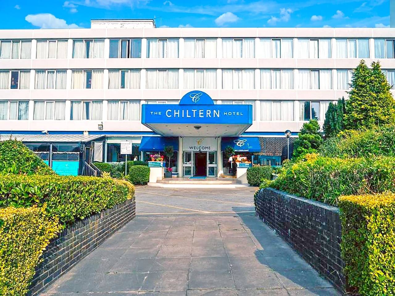 Deluxe Twin Room in Luton, Chiltern Hills
