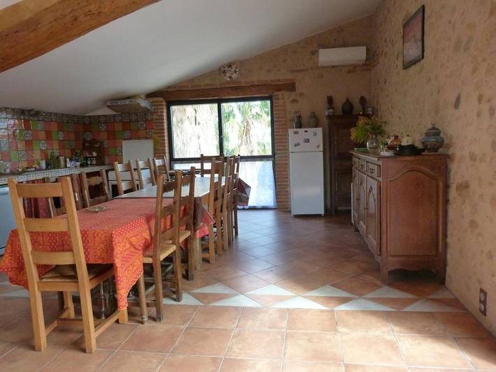 Location de vacances pour 12 personnes, avec jardin ainsi que piscine et vue, adapté aux familles à Millas - 2