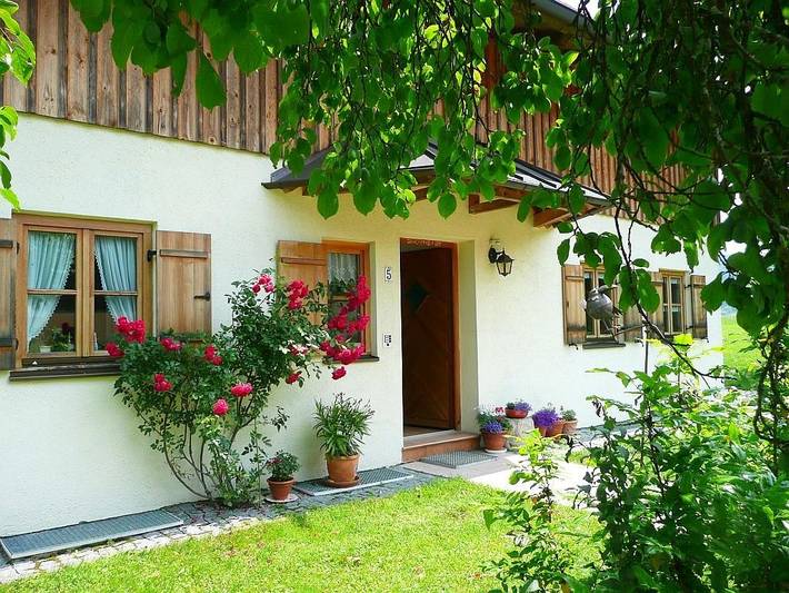 Ferienwohnung für 2 Personen, mit Balkon und Garten im Chiemgau